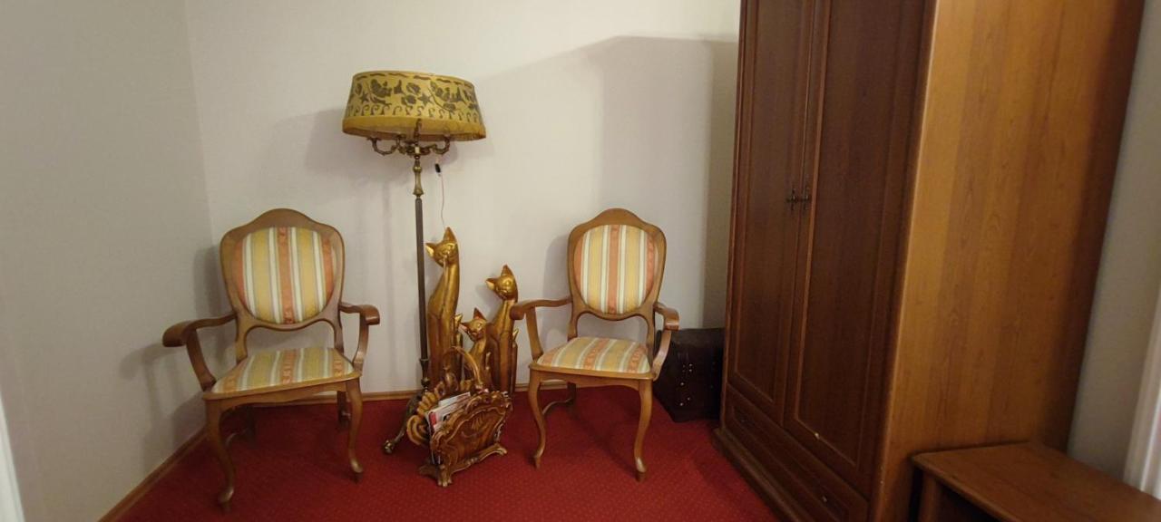 Dworek Wola Ociecka Luaran gambar